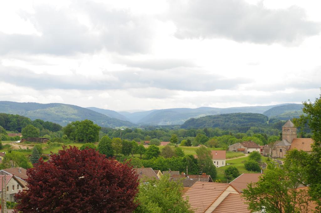 Gite Mentrel Champ-le-Duc エクステリア 写真